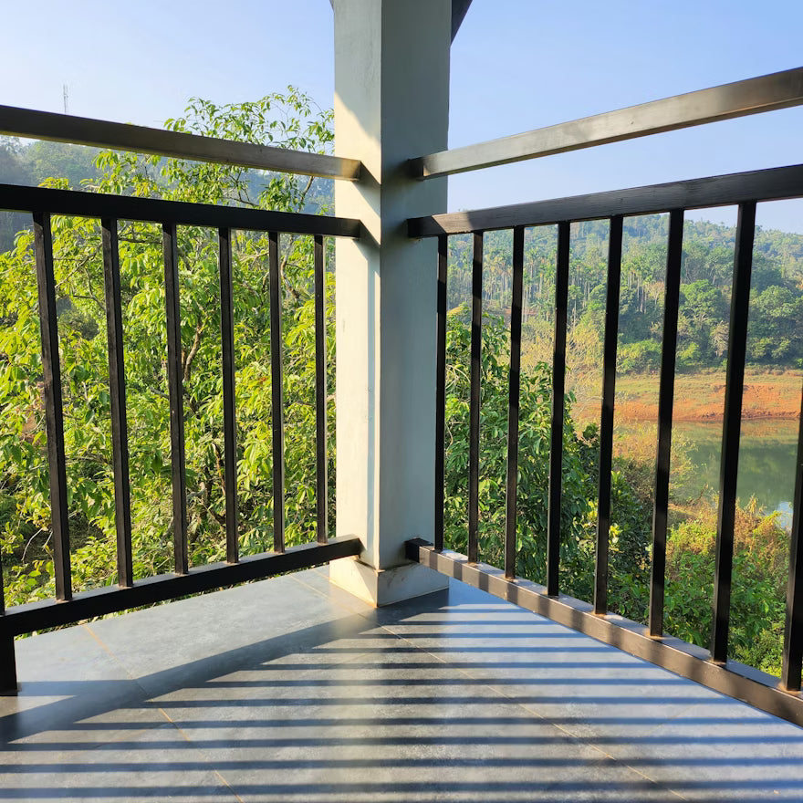 9 Modern Iron Railing Designs for Your Balcony – SI Handrails