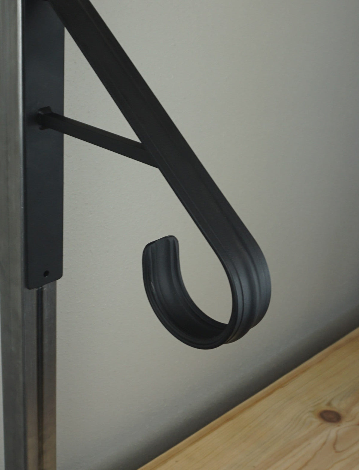 Molding Cap Modern Wrought Iron handrail, End Wall Mount steel hand ra ...