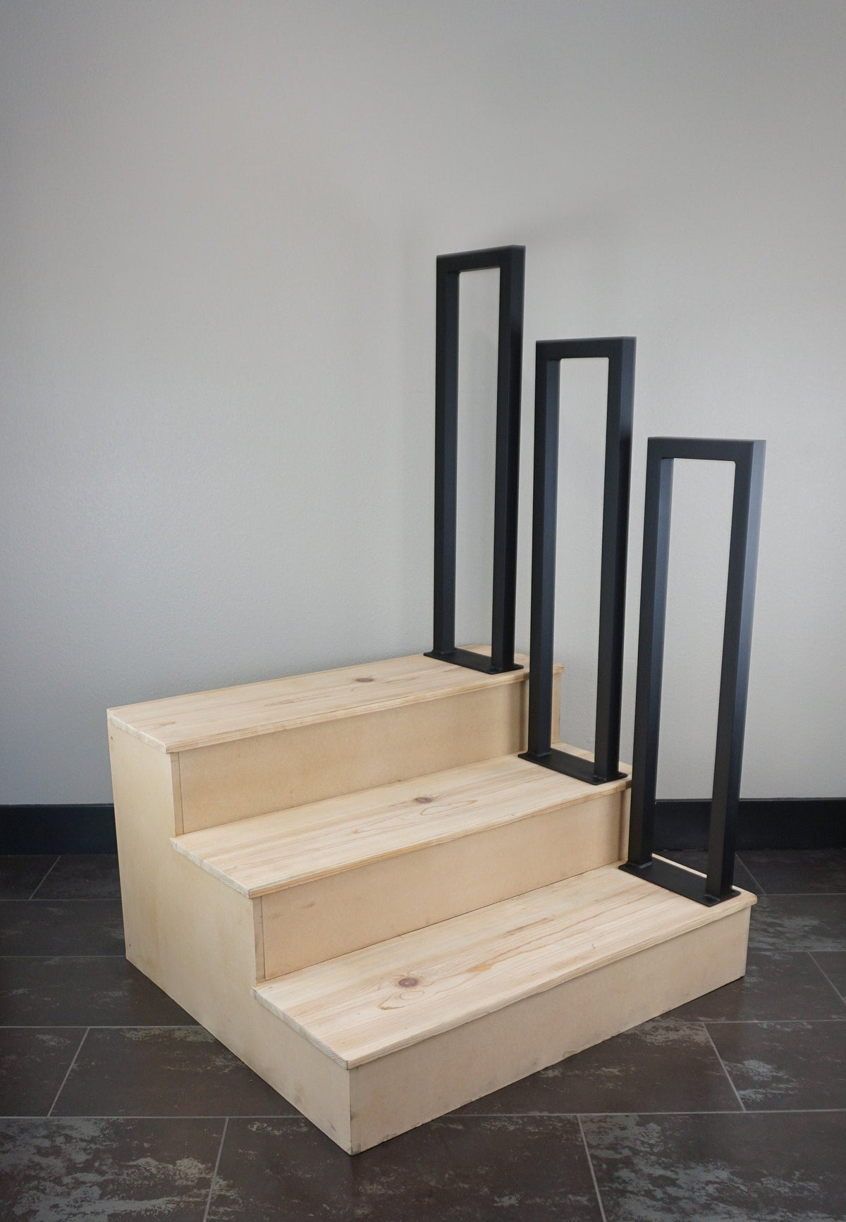 Modern Wrought Iron Guardrail | Custom Handrail for Stairs – SI Handrails